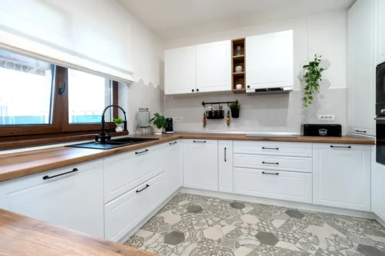 Spooncarving knife making in Sheffield